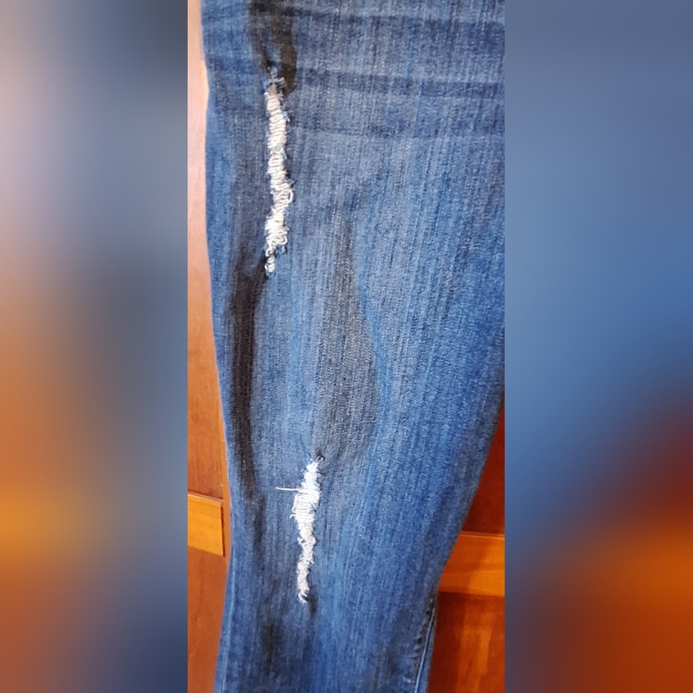 JENNIFER LOPEZ distressed capris Size 14 (36×24) - Picture 4 of 11